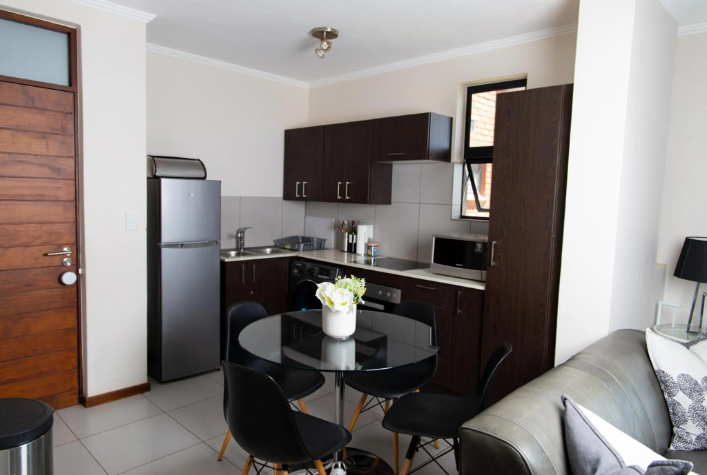 2Bedroom apartment in a secure golf estate.WIFI