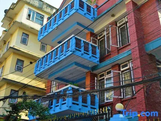 Shanti Apartment 2bhk Thamel 5 min Walk 2nd Floor