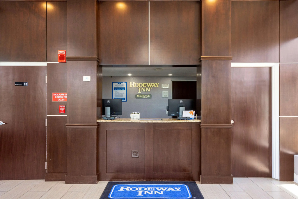 Lobby & Reception