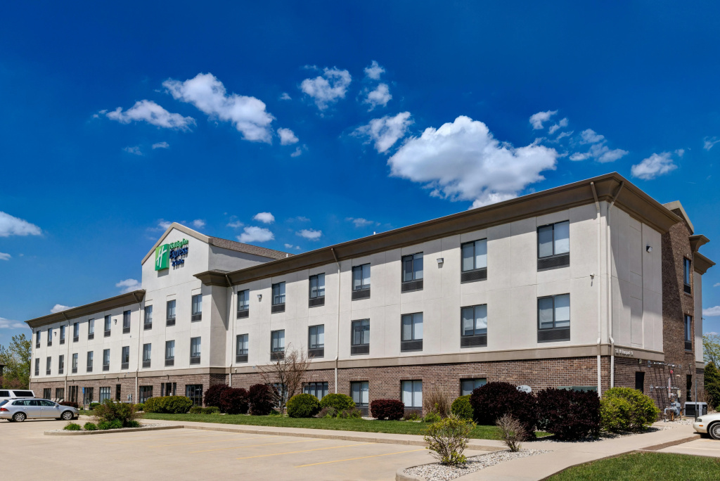 Holiday Inn Express & Suites Shelbyville Indianapolis by IHG