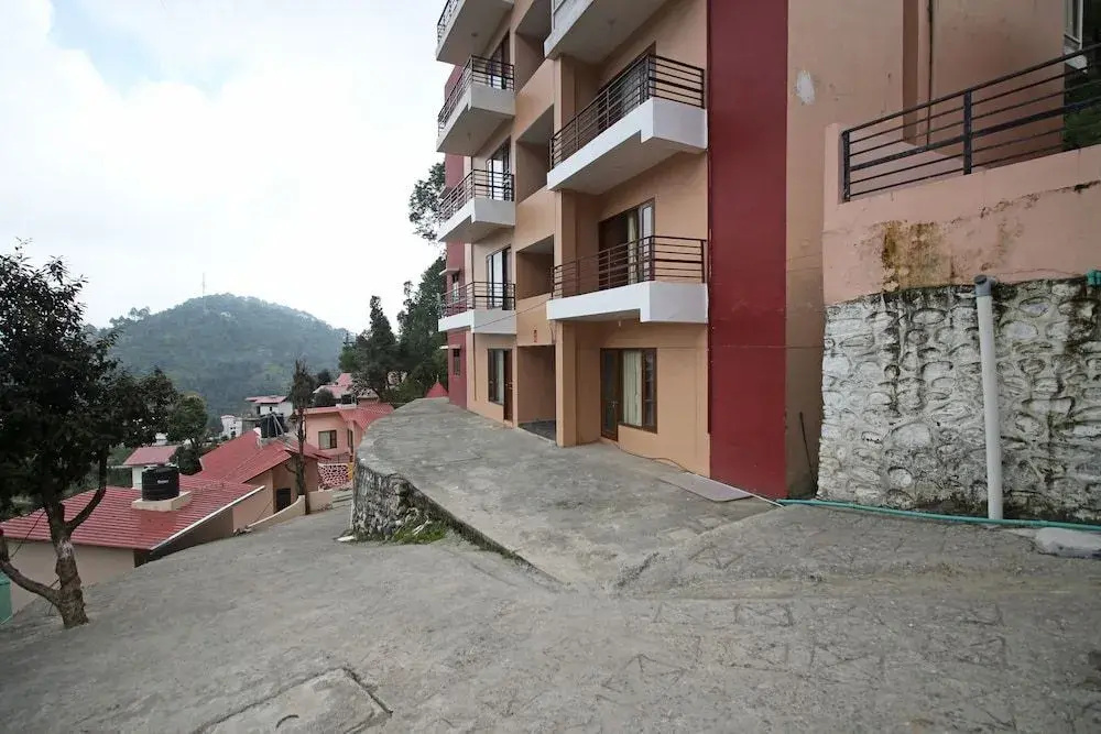 Leena Holiday Homes by OYO Rooms