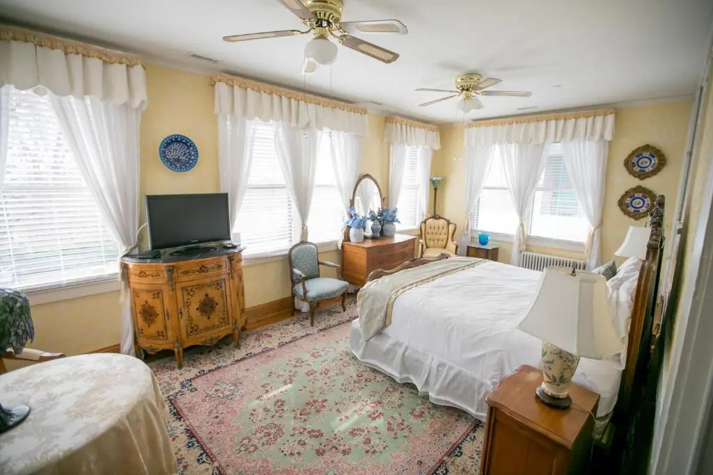 Deluxe Suite