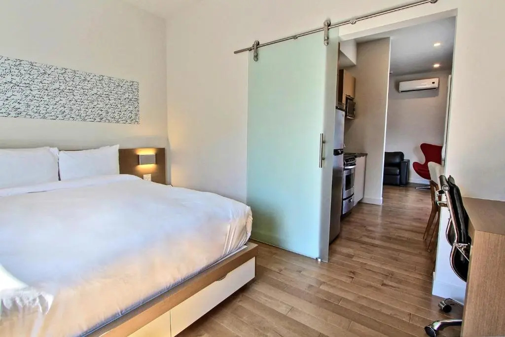 Double Studio (full double bed)