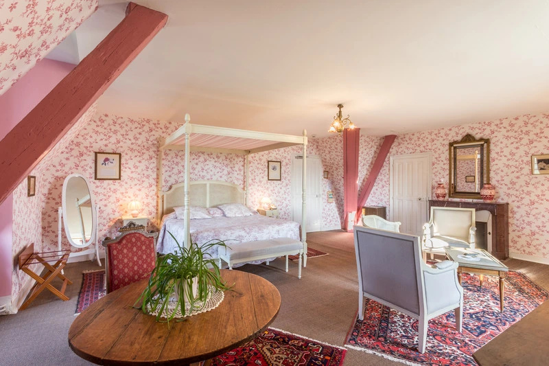 Standard Double room with balcony (full double bed)
