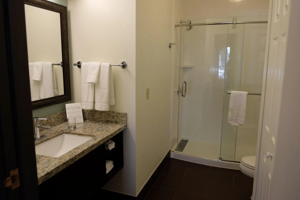 Staybridge Suites Lake Forest by IHG - Chambres