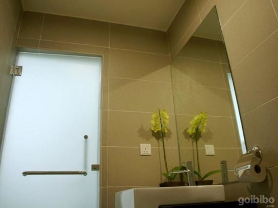 V Garden Hotel