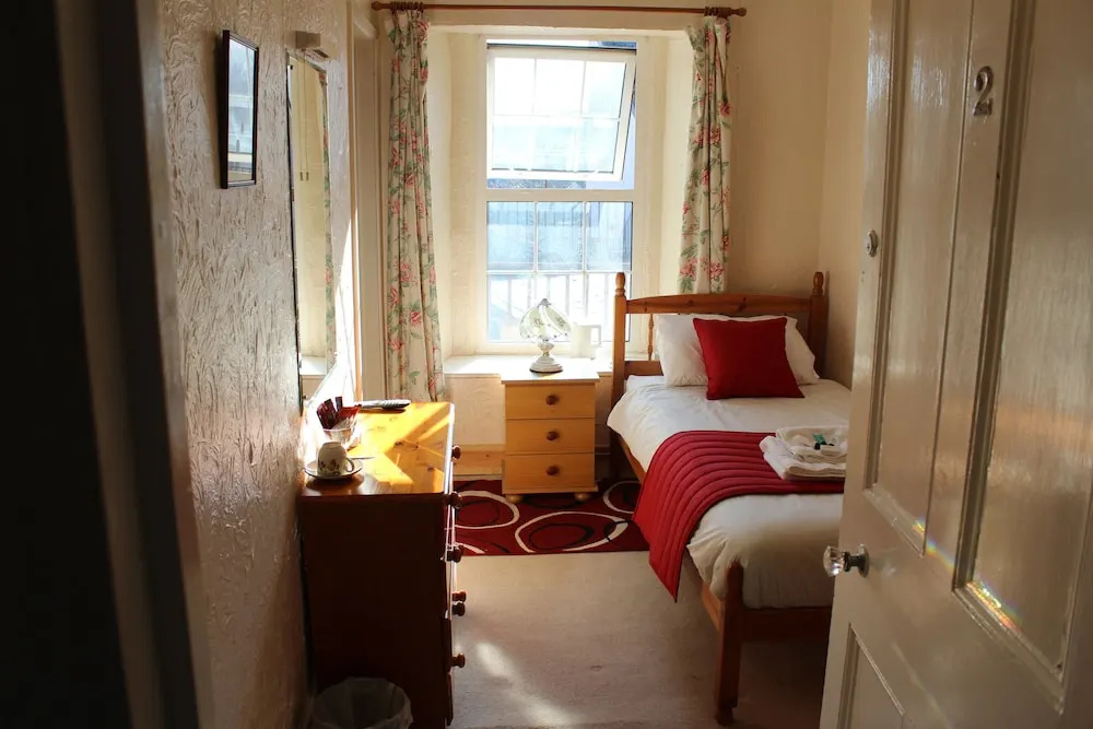 The Middlegate Hotel - Chambres