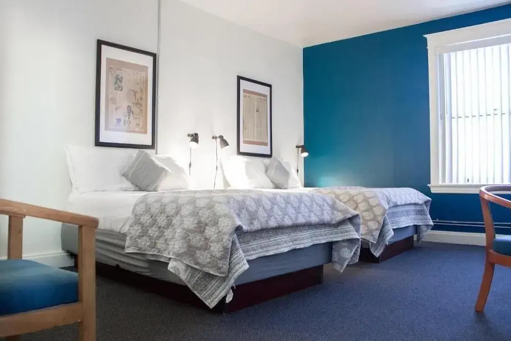 Private Euro room