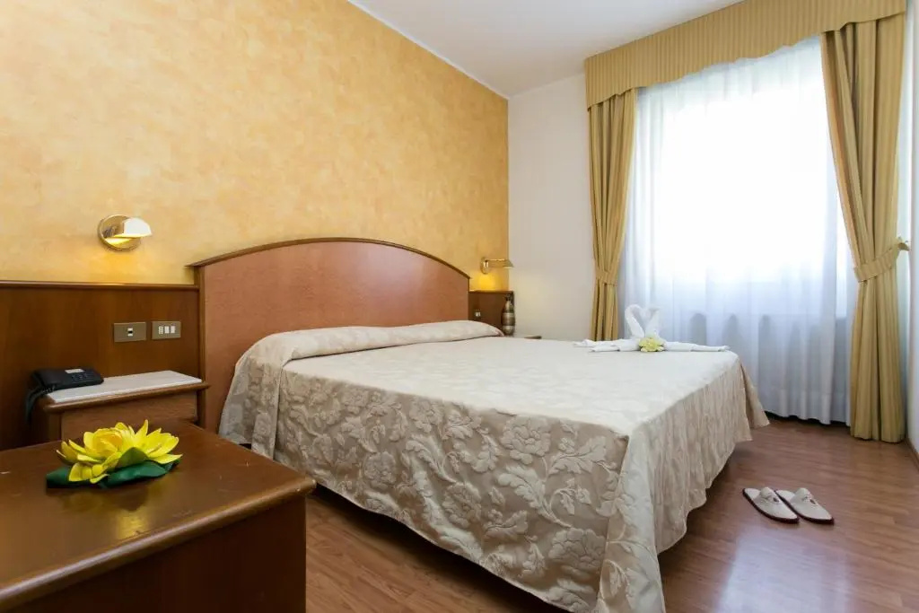 Classic Double room (full double bed)