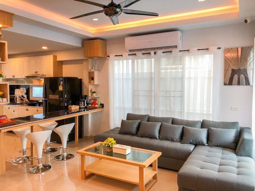 4 Bedrooms Deluxe Villa with balcony