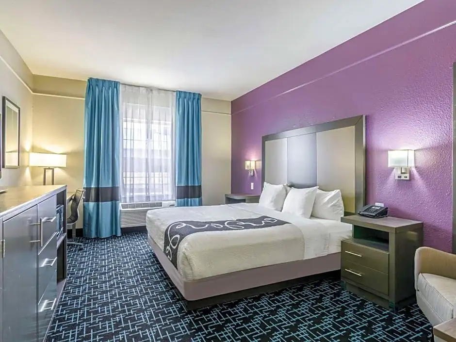 La Quinta Inn & Suites by Wyndham Kansas City Airport - Chambres