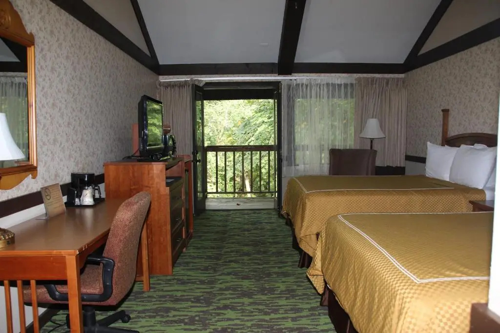 Standard Double room with balcony (full double bed)