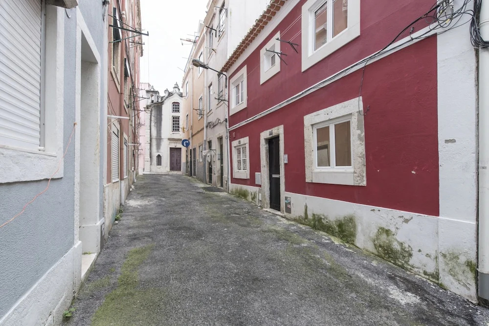 Lovely Flat Between Graça and Alfama by LCH