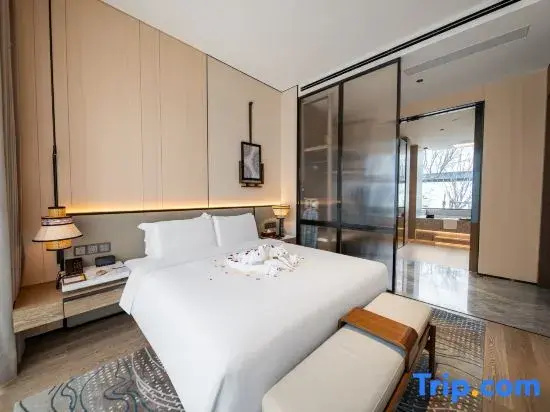 4 Bedrooms Standard room with view