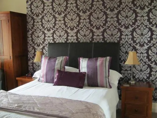 Autumn Leaves Guest House