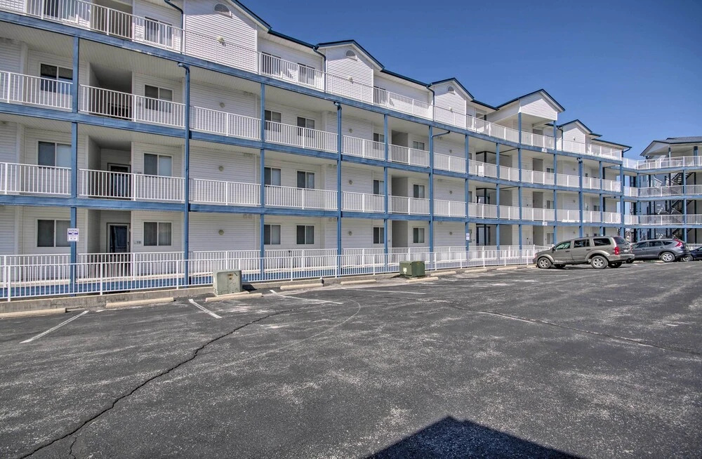 Boat Slip, Pools! Waterfront Lake Ozark Condo