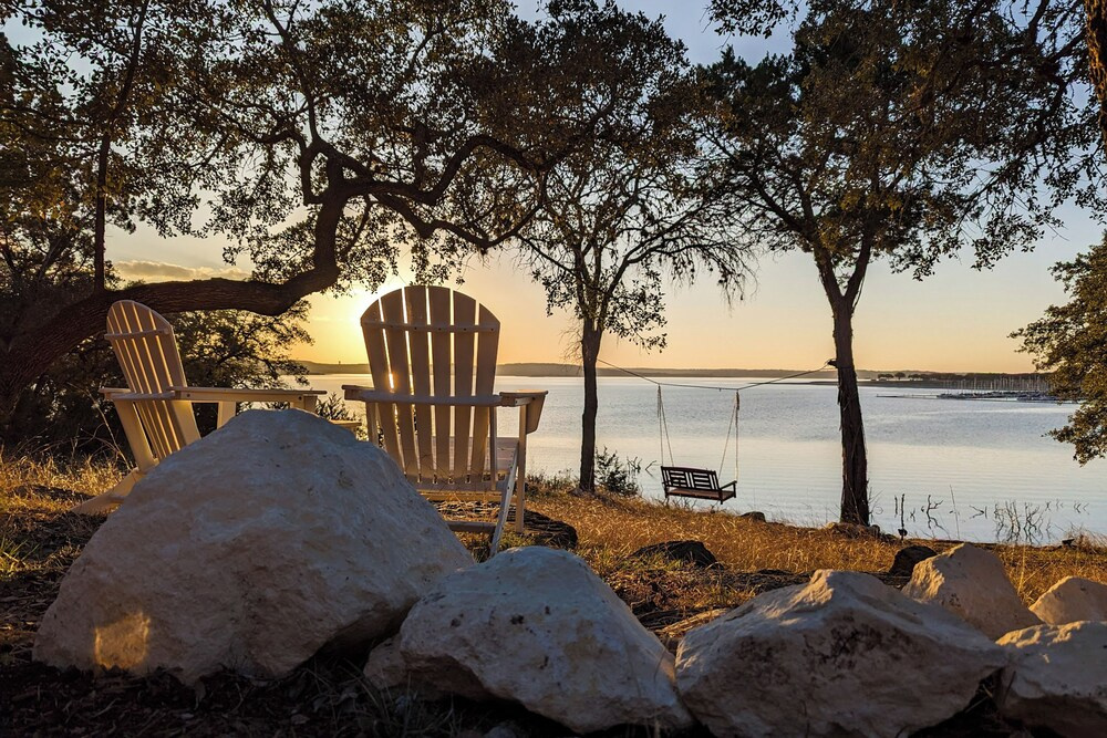 Lakefront, Private 3br, Dog-friendly Rental