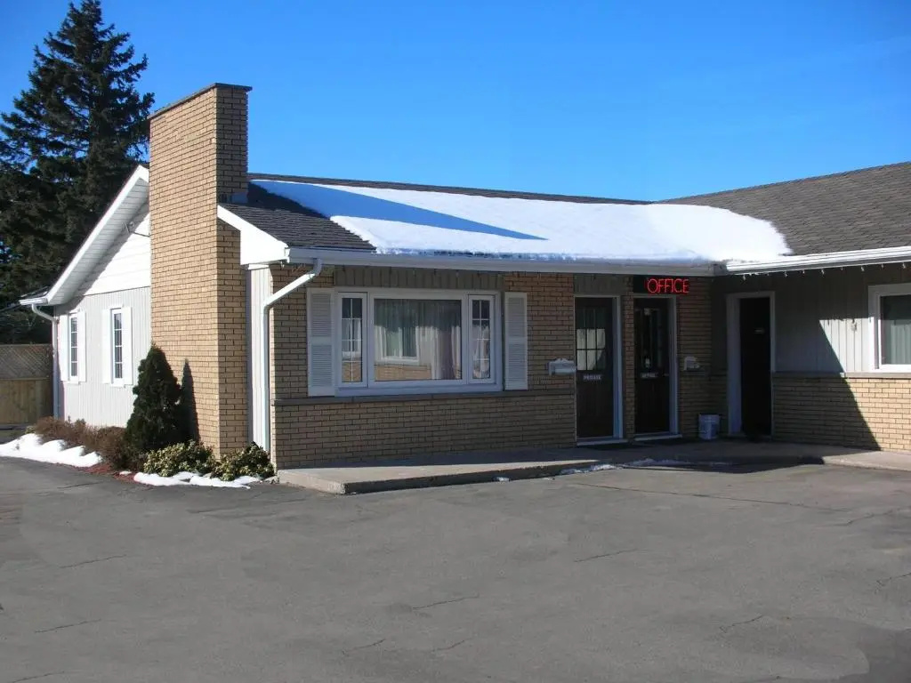Adams Motel