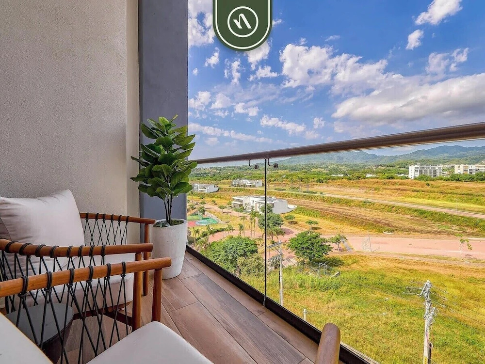 Luxury Oceanfront 3 BR Condo With Balcony