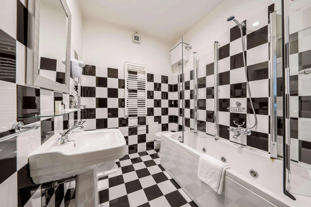 Double Junior Suite (full double bed)