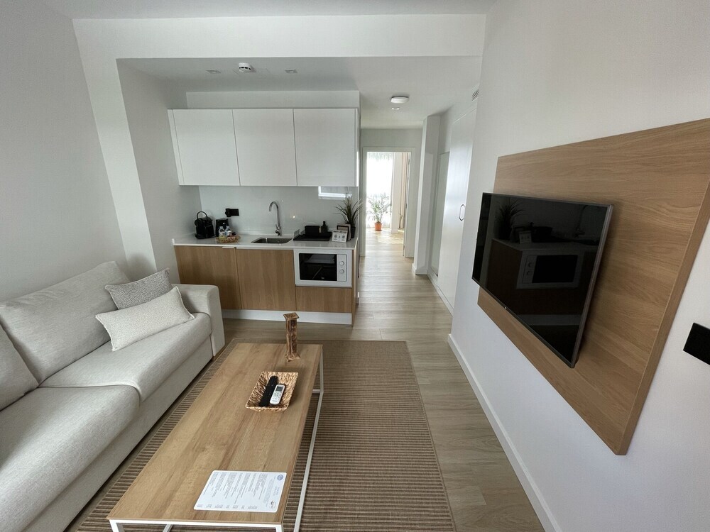 Hi Suites by null