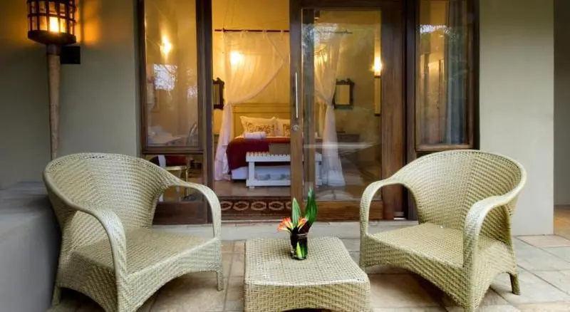 Khaya Ndlovu Manor House - Chambres