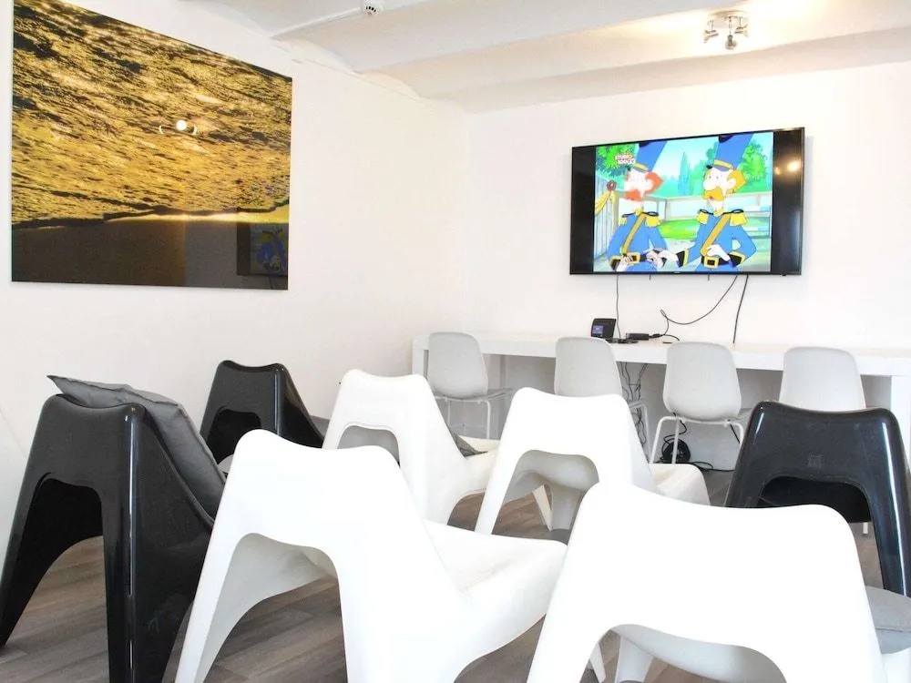 Family Retreat, Forested Anhee - фото 10