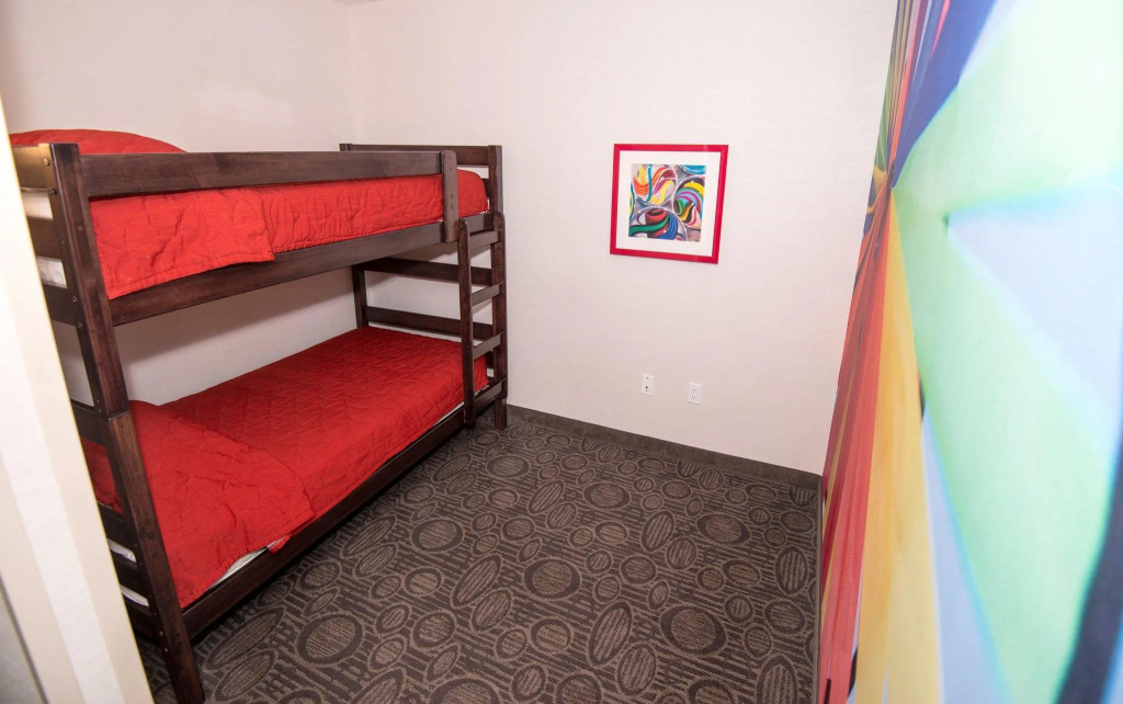 1 Bedroom Suite
