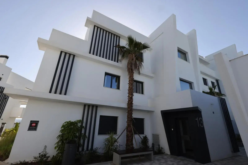 Brand New, Elegant Three Bed Apartment
