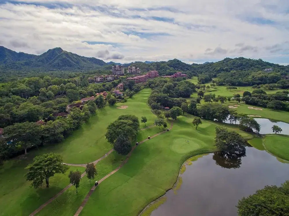 Exclusive Home on Golf Course at Reserva Conchal is Stunning Inside and Out - фото 17