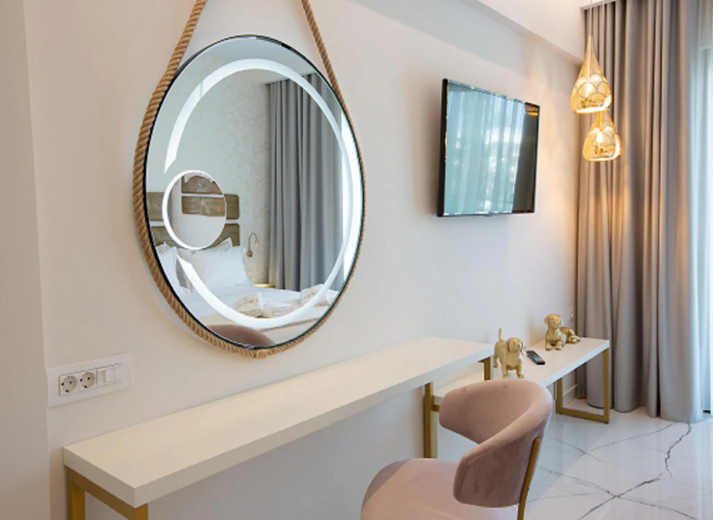 Superior Double room (full double bed)