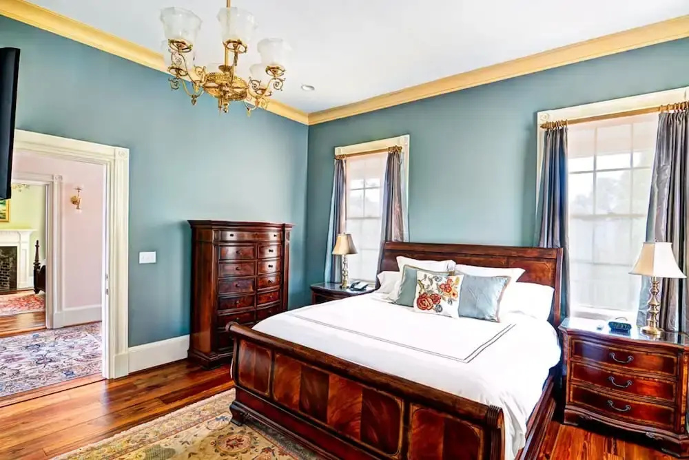 Classic Double room (full double bed)