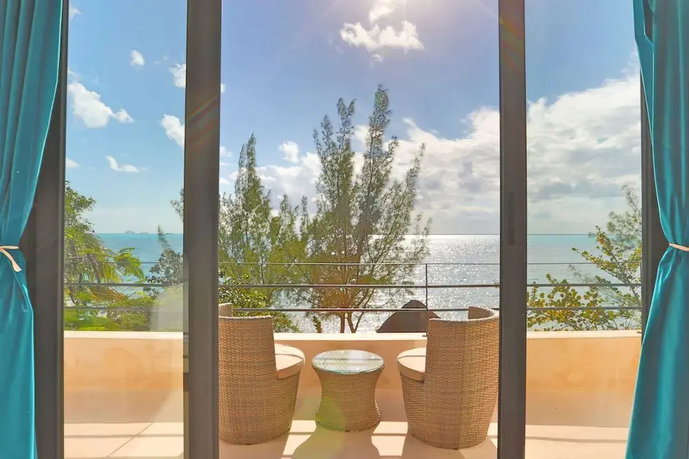 Suite with ocean view