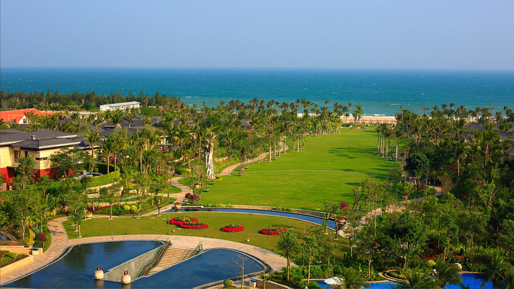 Beach & Waterfront