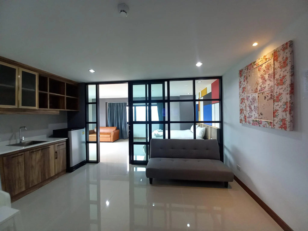 Buri Hotel and Hostel — 4