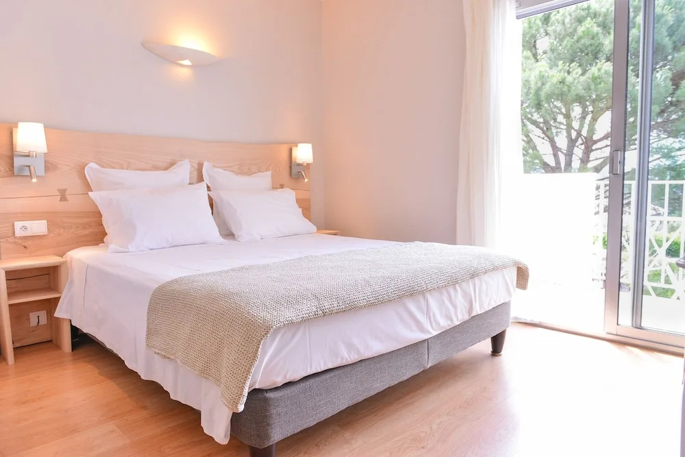 Superior Double room with balcony and with garden view (full double bed)