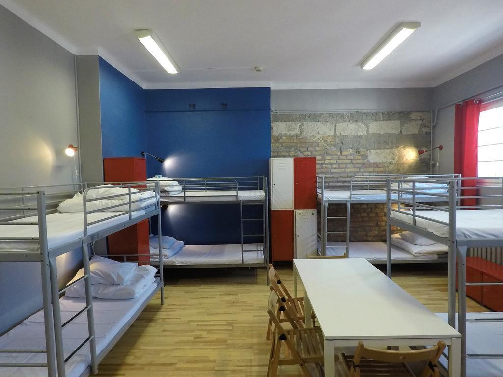 New World St. Hostel by null
