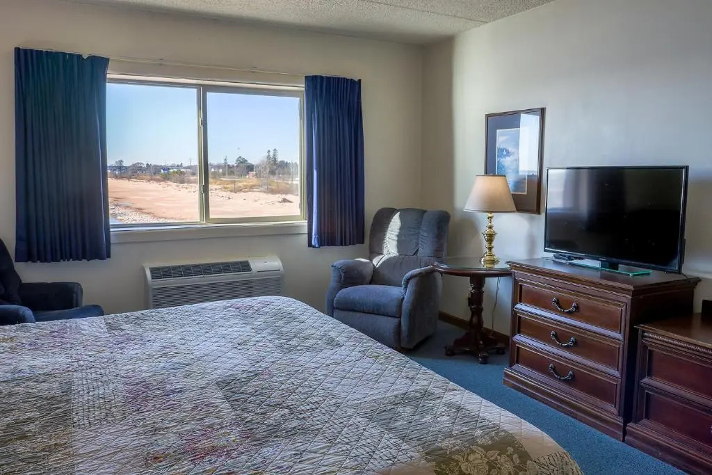 Standard room with lake view