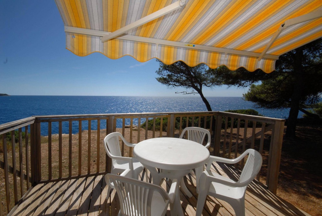 Balcony & Terrace