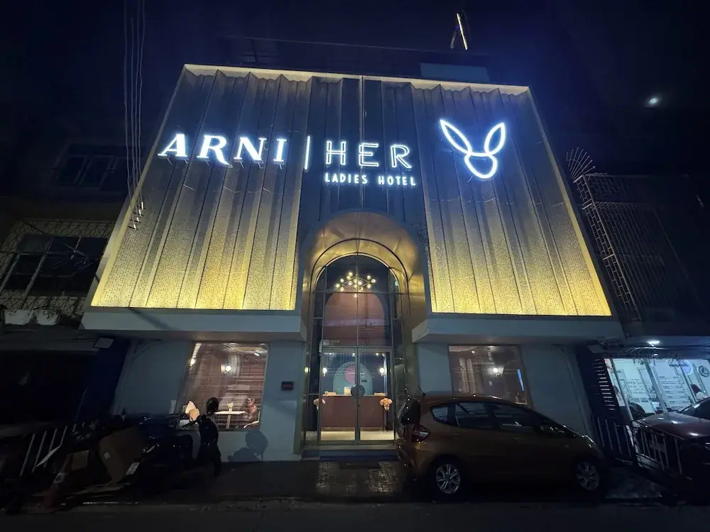 ARNI HER Ladies Hotel — фото
