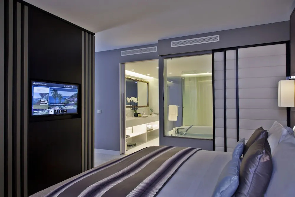 1 Bedroom Suite with ocean view