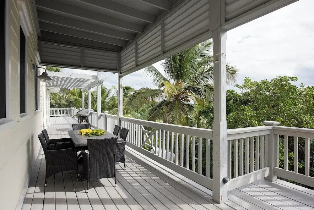 Pink Sand Paradise: Cozy Beachfront Cottage — фото 6