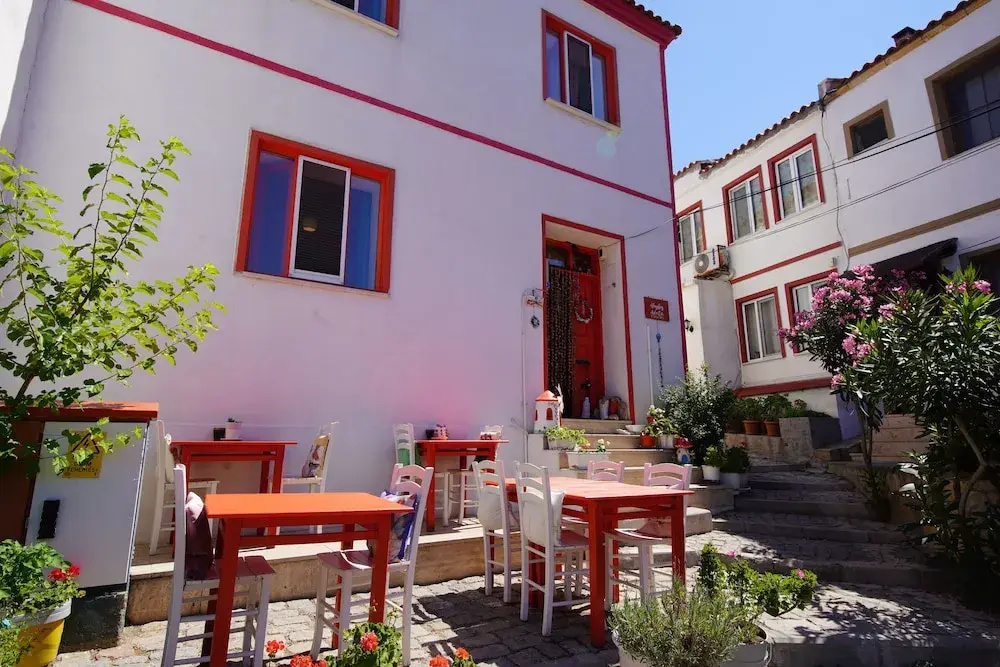 Alaybey Ada Evi