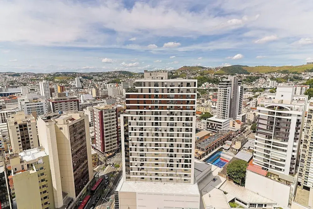 Studio Pet Friendly c Garagem e Varanda no Centro