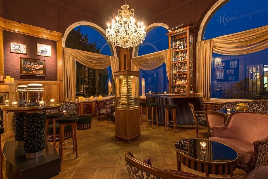 Lobby & Reception