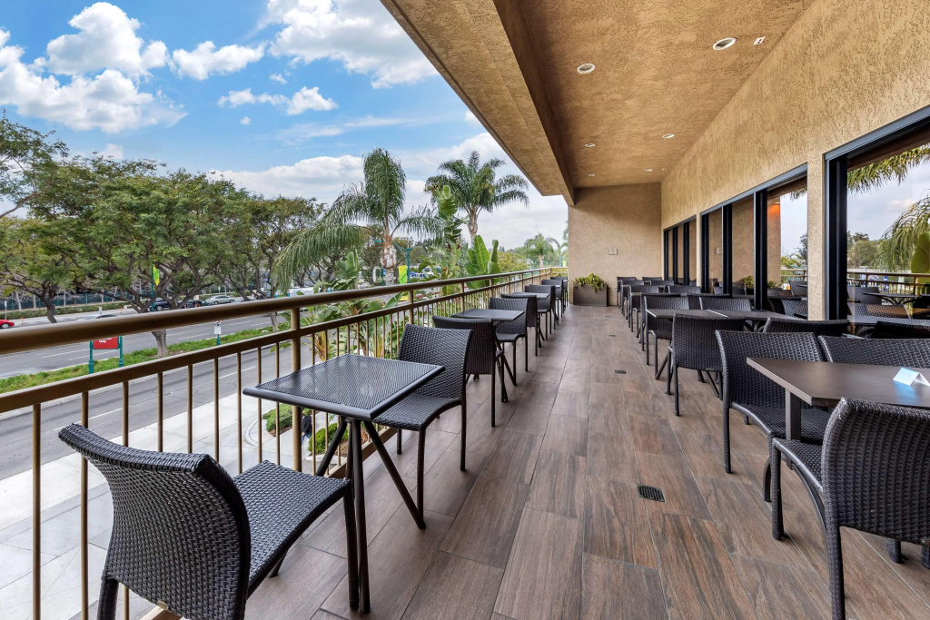 Balcony & Terrace