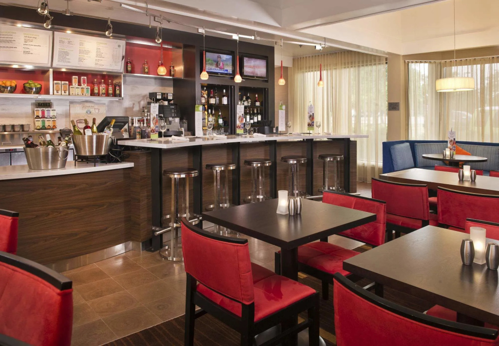Food & Beverage