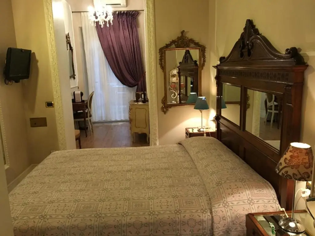 Superior Double room (full double bed)