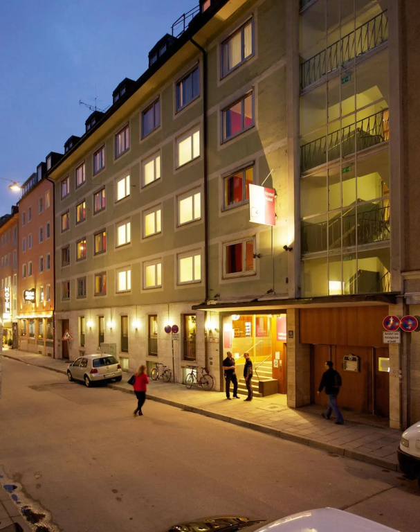 The 4 You Hostel & Hotel