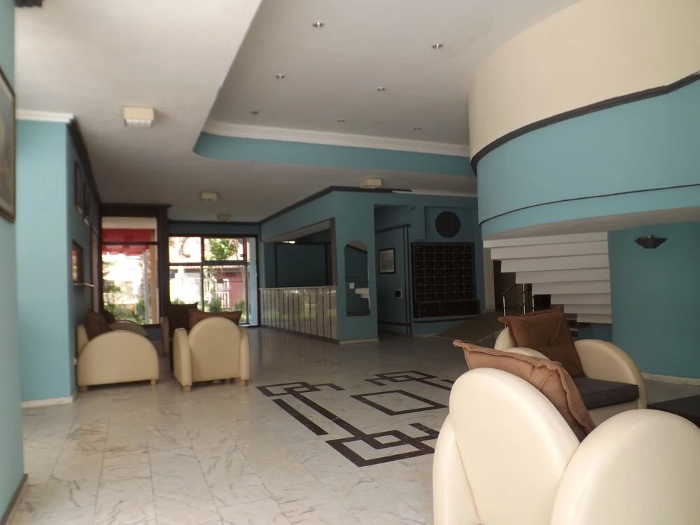 Lobby & Reception